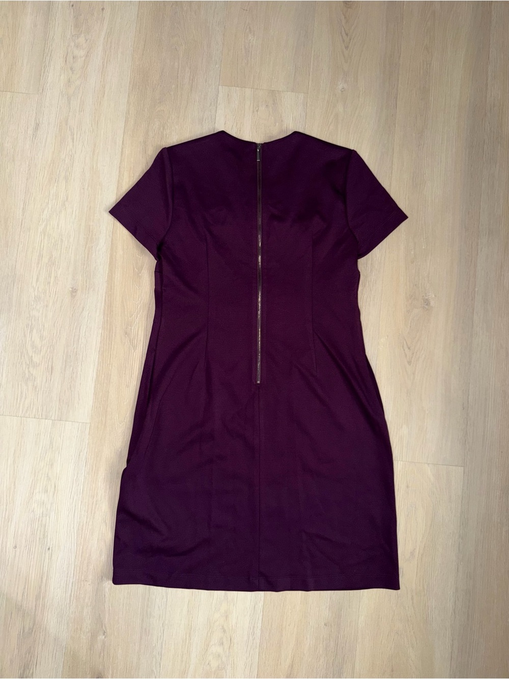 Calvin Klein Short-Sleeve Sheath Dress in Plum NWT - Picture 2 of 3